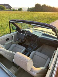 Bild 7/15 von BMW 325i (1987)