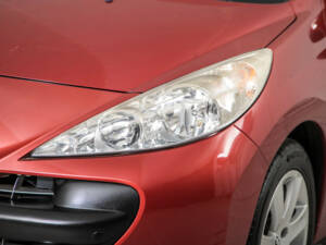 Imagen 22/50 de Peugeot 207 CC 1.6 VTi (2008)