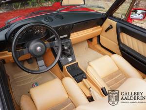 Imagen 3/50 de Alfa Romeo 2.0 Spider (1991)