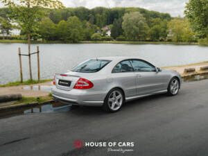 Image 8/47 of Mercedes-Benz CLK 55 AMG (2004)