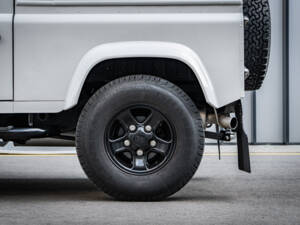 Image 6/66 of Land Rover Defender 90 TD4 (2007)