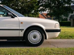 Image 10/50 of Audi 80 - 2.0 E (1993)