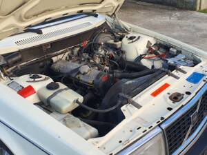 Image 38/50 of Volvo 244 DLS (1978)