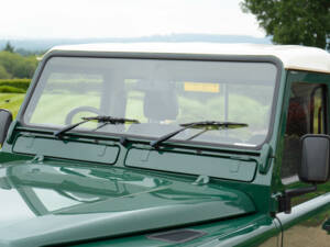 Bild 28/50 von Land Rover Defender 90 Td5 (2006)