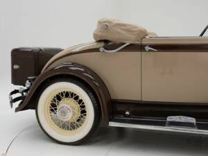 Image 11/15 of Chrysler Series CM (1931)