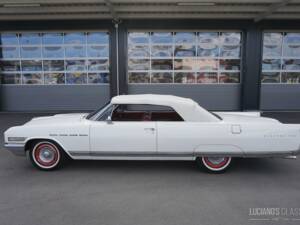 Imagen 48/52 de Buick Electra 225 Custom Convertible (1964)