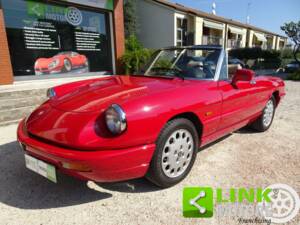 Bild 1/10 von Alfa Romeo 1.6 Spider (1991)