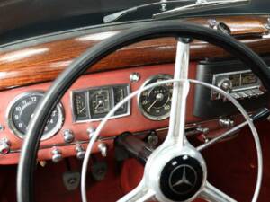 Bild 17/30 von Mercedes-Benz 220 Cabriolet A (1955)