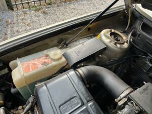Image 36/41 of BMW 528i (1986)