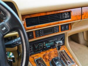 Image 46/55 of Jaguar XJS 6.0 (1994)