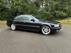 Image 13/50 de BMW 735i (2001)