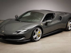 Image 2/42 de Ferrari 296 GTS (2024)