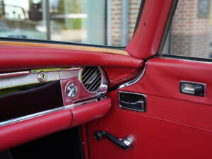 Image 44/50 de Mercedes-Benz 280 SL (1969)