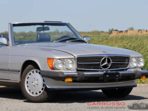 Image 19/50 of Mercedes-Benz 560 SL (1988)