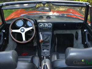 Image 11/50 of Alfa Romeo 2000 Spider Veloce (1981)