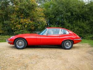 Immagine 23/50 di Jaguar E-Type V12 (2+2) (1971)