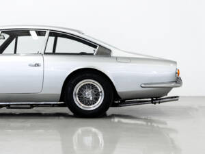 Image 18/67 of Ferrari 365 GT 2+2 (1969)