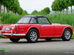 Image 28/35 of Triumph TR 5 PI (1968)