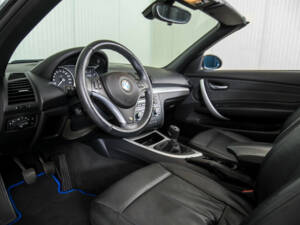 Image 34/50 of BMW 118i (2008)