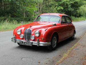Image 3/21 of Jaguar Mk II 3.8 (1965)
