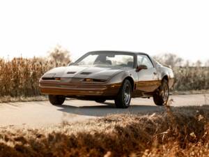 Image 2/5 of Pontiac Firebird TransAm (1986)