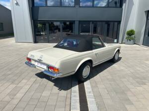 Image 26/30 of Mercedes-Benz 280 SL (1970)