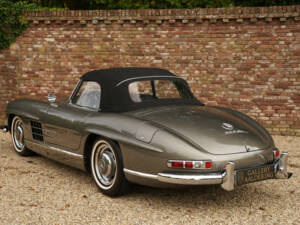 Image 12/50 de Mercedes-Benz 300 SL Roadster (1962)