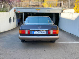 Imagen 4/10 de Mercedes-Benz 420 SE (1988)