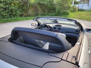 Bild 62/97 von Mercedes-Benz SL 500 (2004)