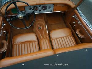 Image 8/15 of Jaguar XK 150 OTS (1958)