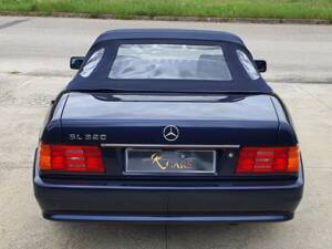 Image 22/43 of Mercedes-Benz SL 320 (1994)