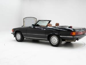 Immagine 4/15 di Mercedes-Benz 560 SL (1986)