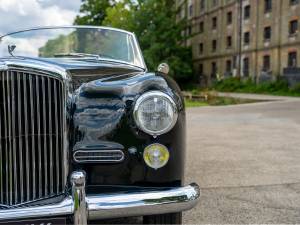 Image 14/37 of Bentley S 1 Continental DHC (1955)