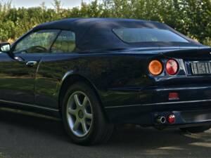 Immagine 21/50 di Aston Martin V8 Volante (1998)