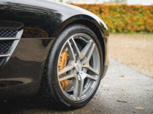 Image 87/100 de Mercedes-Benz SLS AMG Roadster (2011)