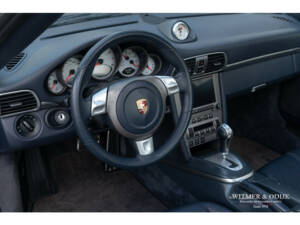 Image 22/29 of Porsche 911 Carrera S (2006)