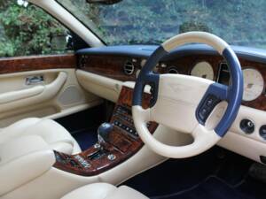 Image 8/17 de Bentley Arnage Red Label (2001)