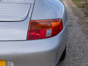 Image 21/39 of Porsche 911 Carrera (1998)