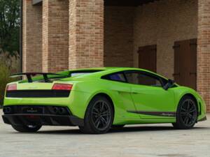 Image 13/50 of Lamborghini Gallardo LP 570-4 Superleggera (2011)