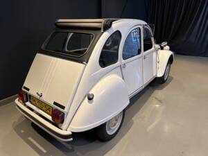 Image 7/30 of Citroën 2 CV 6 Club (1990)