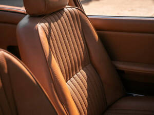 Image 28/47 of Triumph Stag (1975)