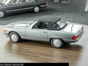 Image 9/15 of Mercedes-Benz 560 SL (1988)