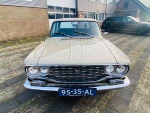 Image 2/44 of Toyota Crown (1965)