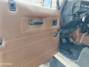 Image 25/39 de Land Rover Defender 90 (1997)