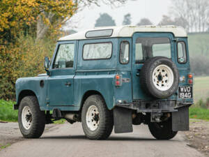 Image 4/34 of Land Rover 88 Lightweight (1968)