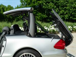 Image 21/50 of Mercedes-Benz SL 350 (2005)