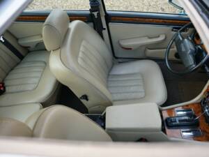 Bild 50/50 von Daimler Double Six (1990)