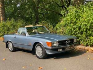 Image 39/50 de Mercedes-Benz 500 SL (1989)