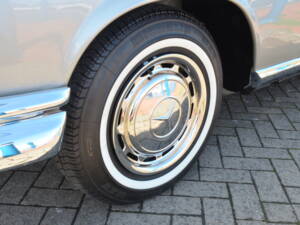 Image 9/32 de Mercedes-Benz 280 SE (1969)