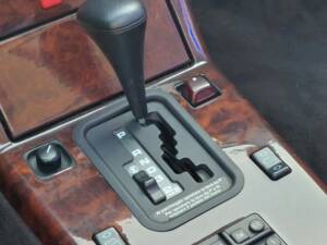 Image 20/22 of Mercedes-Benz 500 SL (1991)